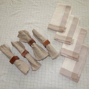 Martha Stewart Round Tablecloth + 8 Cloth Napkins + 4 Wooden Napkin Holders